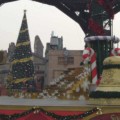 USJクリスマスの歴史。ラグーンにクリスマスツリー？子供がサンタパレードに出演など