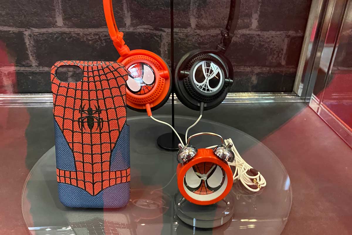 スパイダーマン　ヘッドフォン、iphoneケース