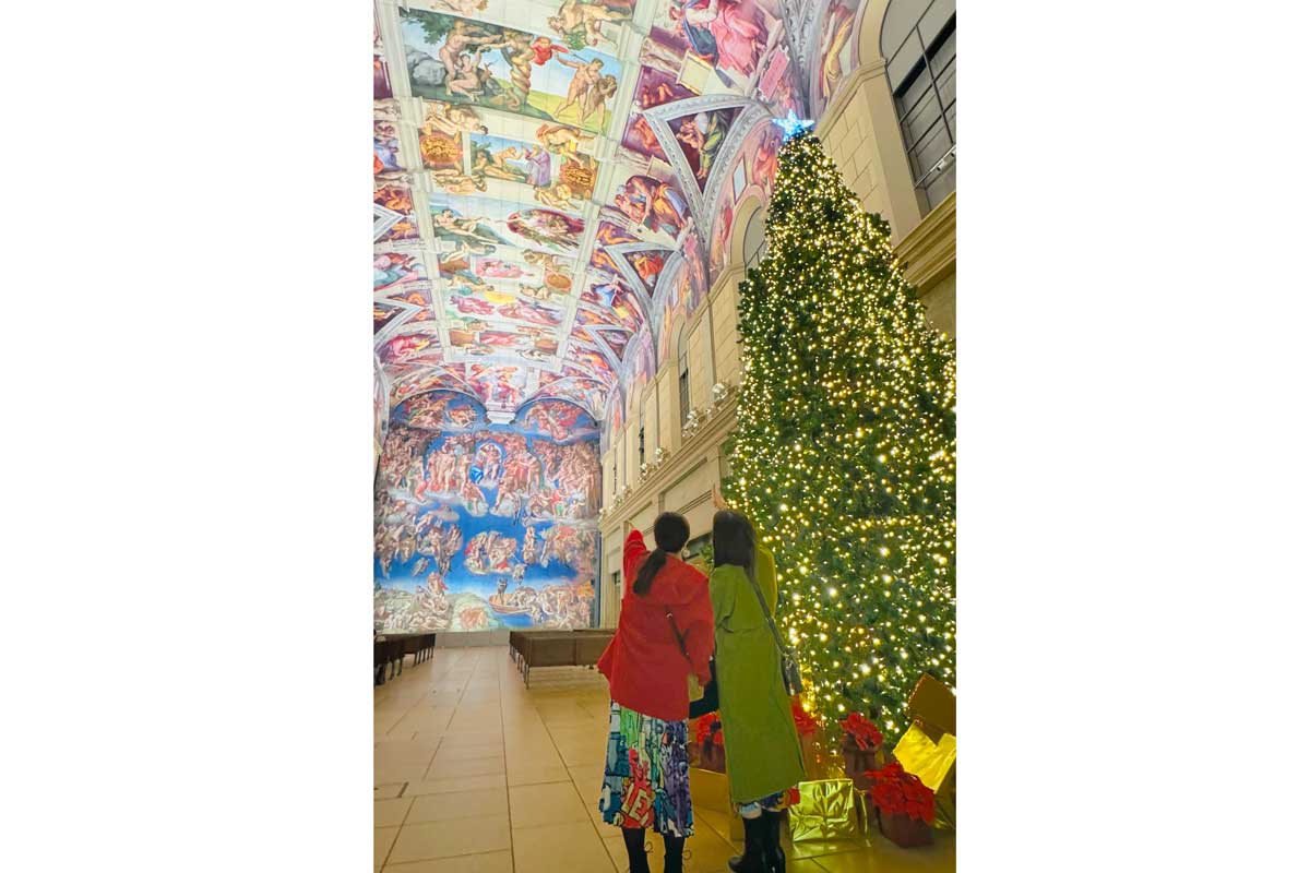 システィーナ礼拝堂天井画と壁画　クリスマスツリー